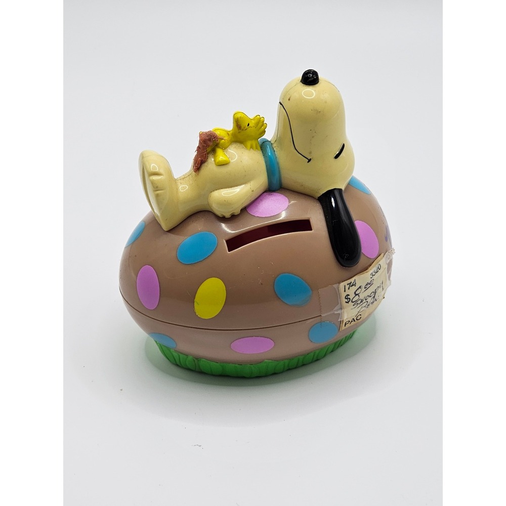 vintage Whitman's Candies Peanuts Snoopy  Woodstock Easter egg plastic coin bank